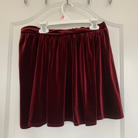 ⚡️ Garage Velvet Mini Skirt - Picture 1 of 2